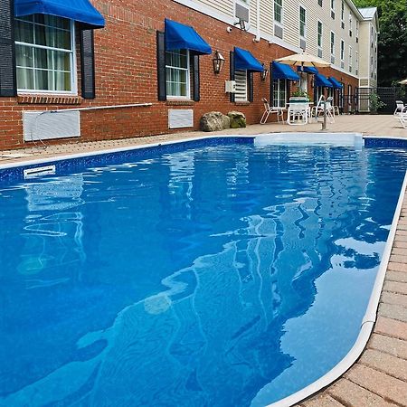 Comfort Inn & Suites Sturbridge-Brimfield Exterior photo